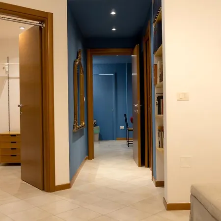 Apartment Chiaia Three Naples