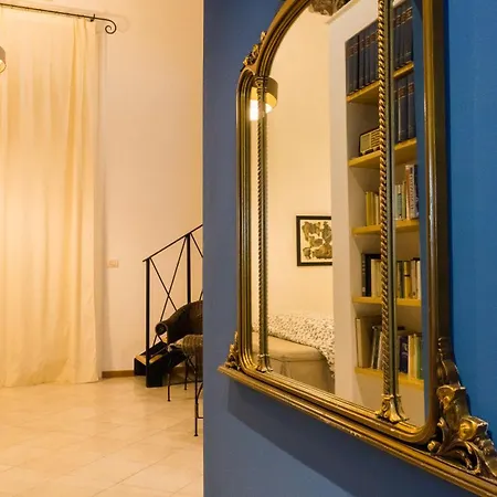 Chiaia Three Daire *