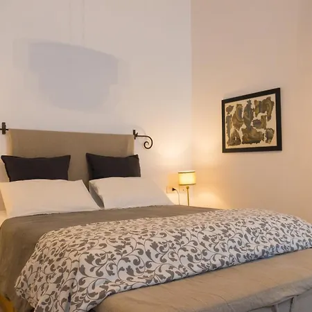 Apartment Authentic Toledo - Chiaia Three