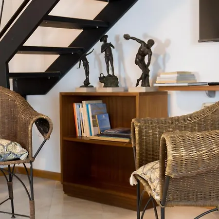 Chiaia Three Appartement *